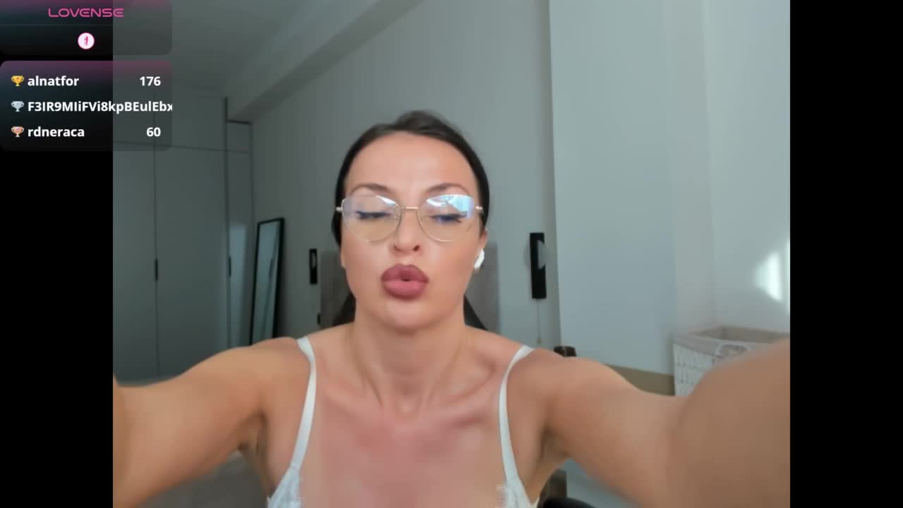 Sexy-Ev3lin Adult Chat August 25, 2026