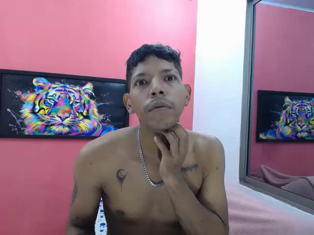 latinosninfomanos Adult Chat August 25, 2026