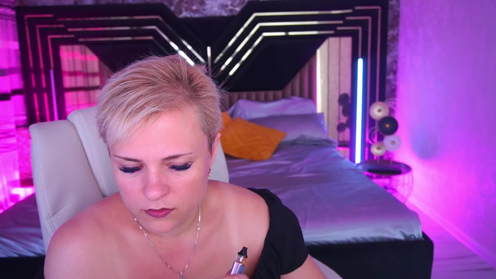 CrystalVibe Adult Chat August 25, 2026