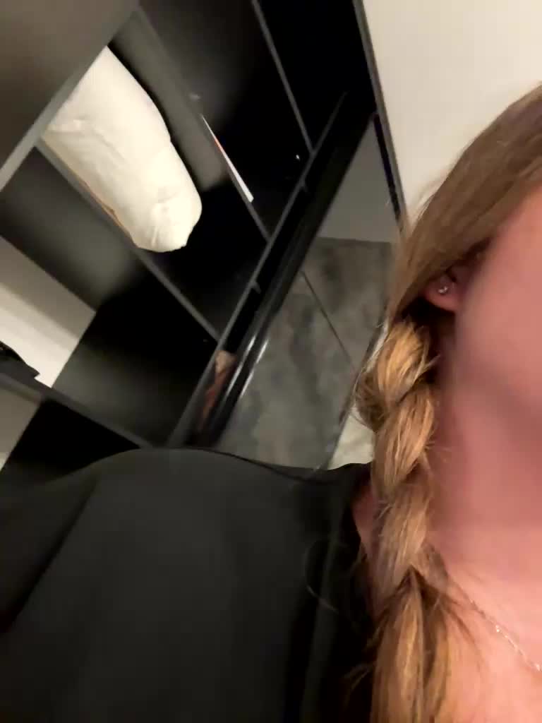 Rosalinelov Adult Chat August 25, 2026