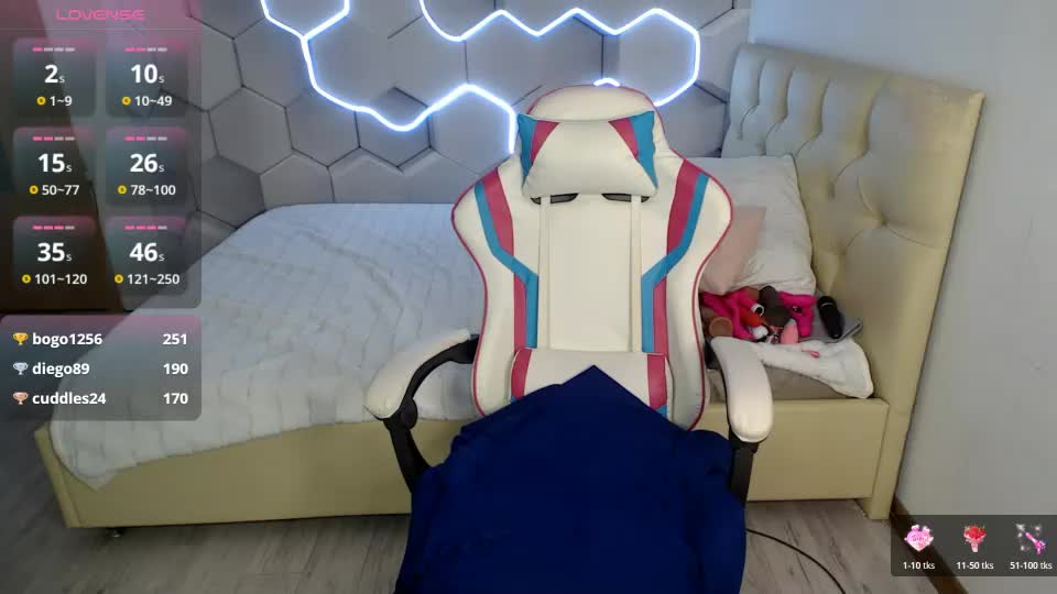 aliicemeow Adult Chat August 26, 2026