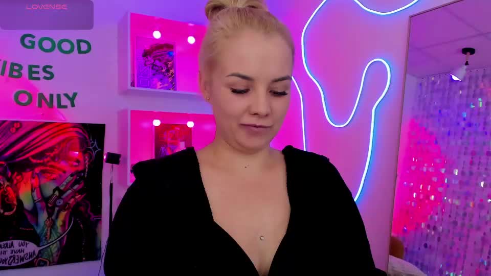 stephanie_sea Adult Chat August 25, 2026