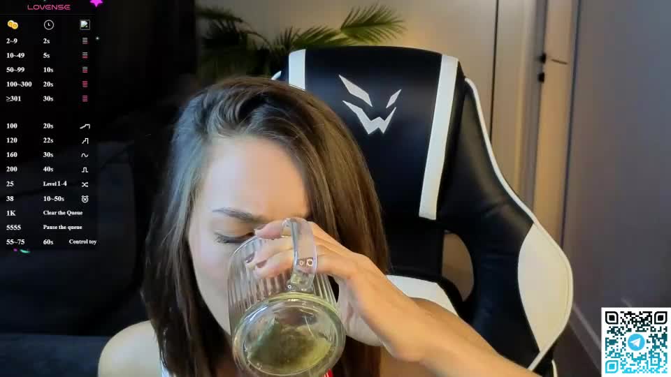leslie_scottt Adult Chat August 25, 2026