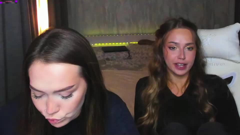 top_twins Adult Chat August 26, 2026