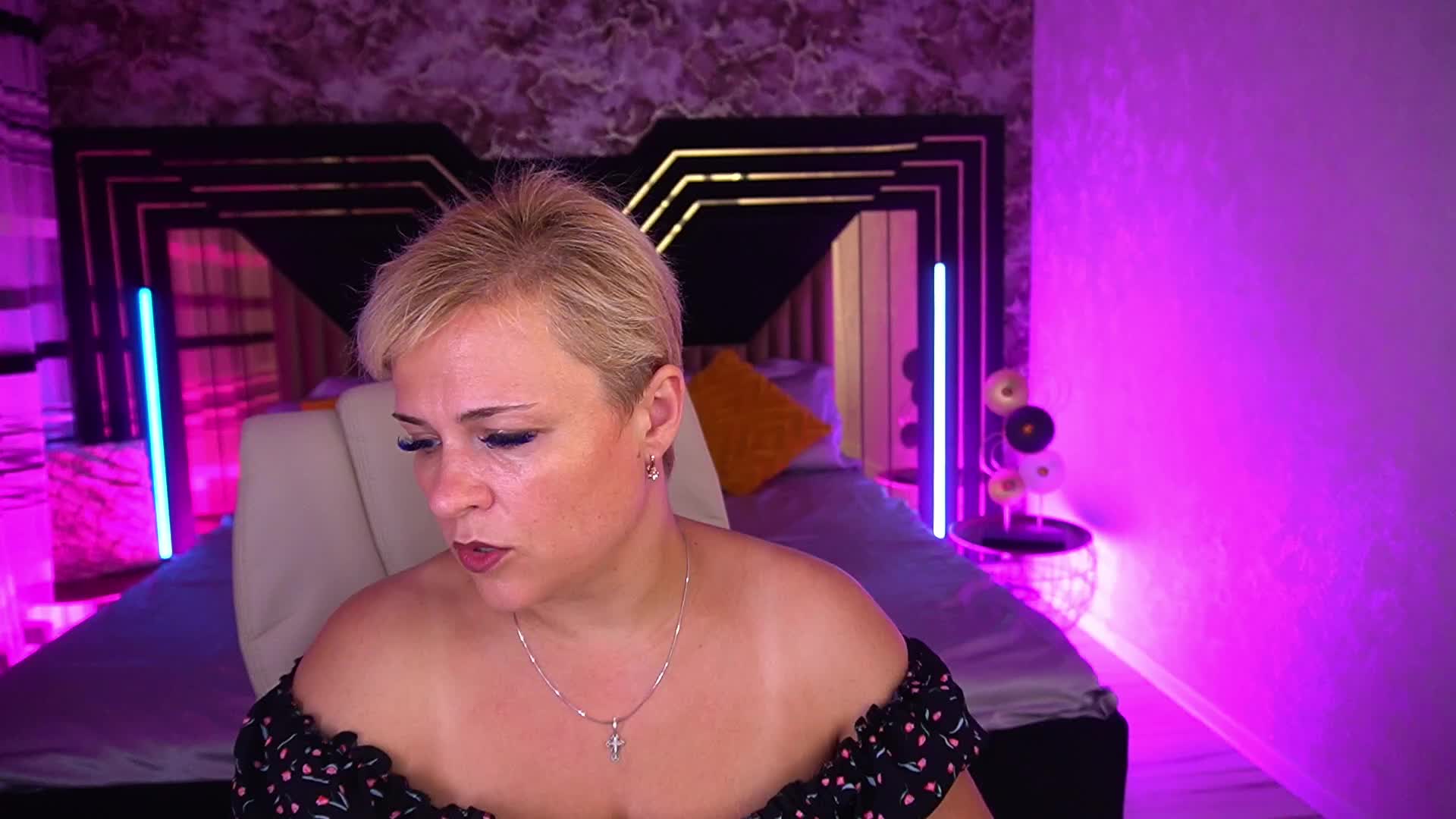 CrystalVibe Adult Chat August 26, 2026