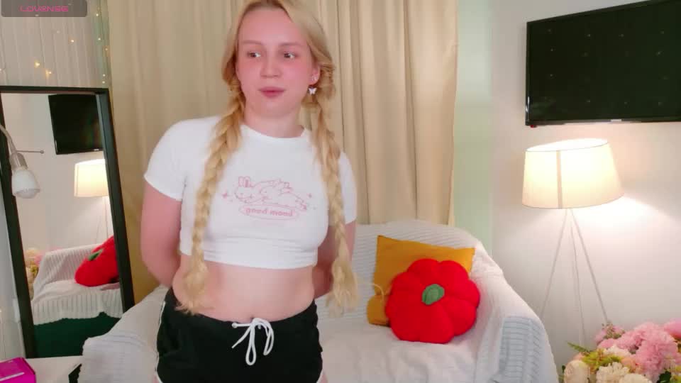 tinasiner Adult Chat August 27, 2026