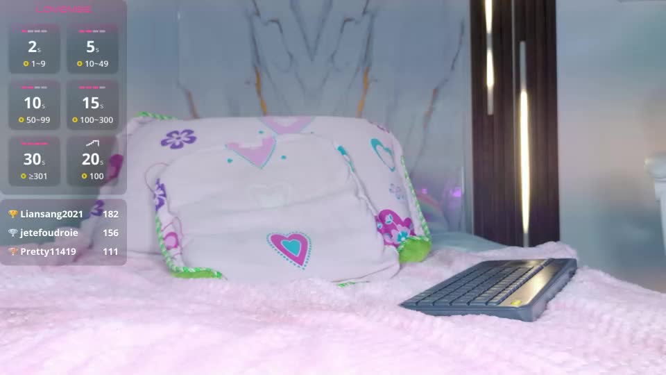 scarleht_blonde Adult Chat August 26, 2026