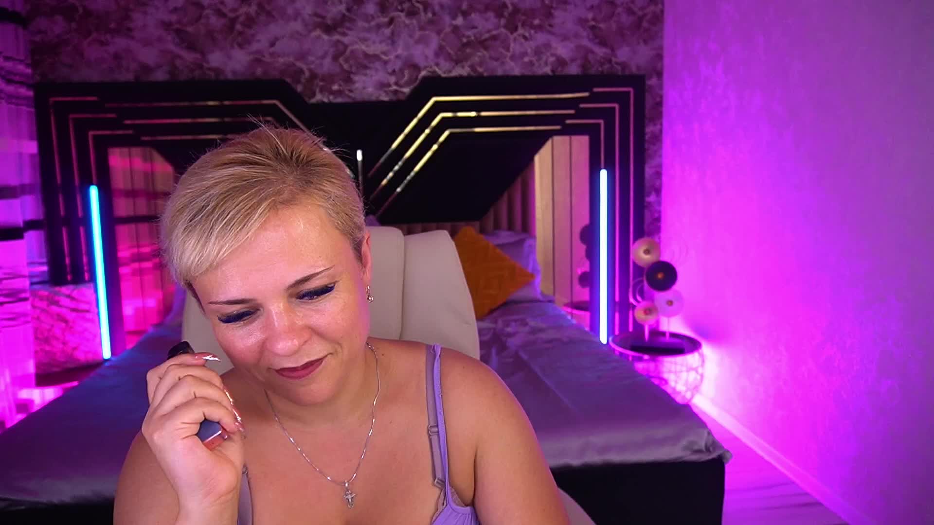CrystalVibe Adult Chat August 26, 2026