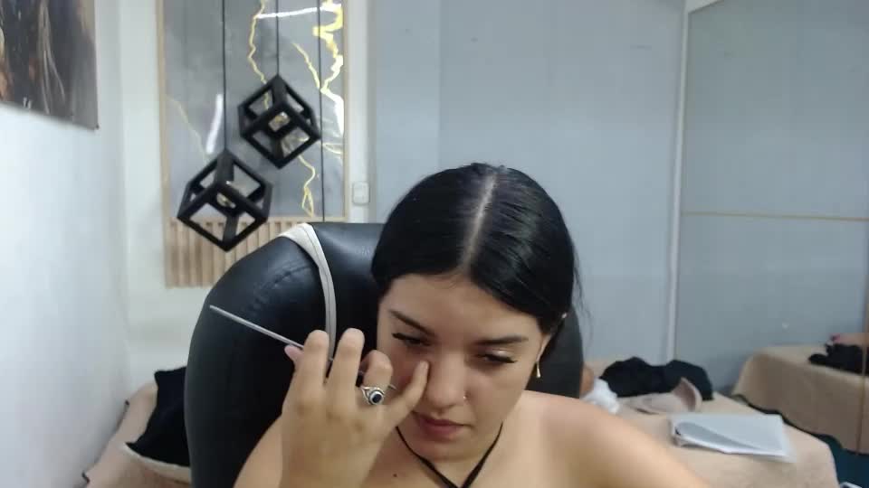 vanessa_f Adult Chat August 27, 2026
