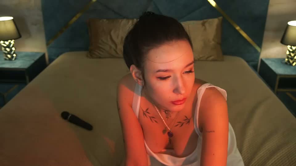 nikkigoldx Adult Chat August 27, 2026