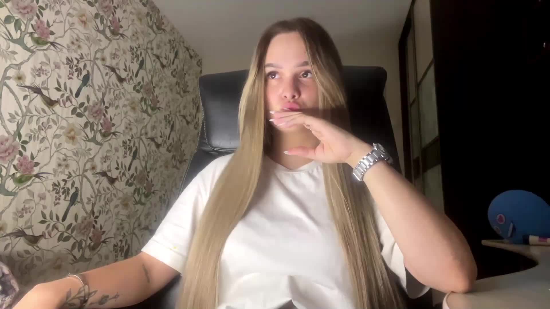 AnnaHoupt Adult Chat August 28, 2026