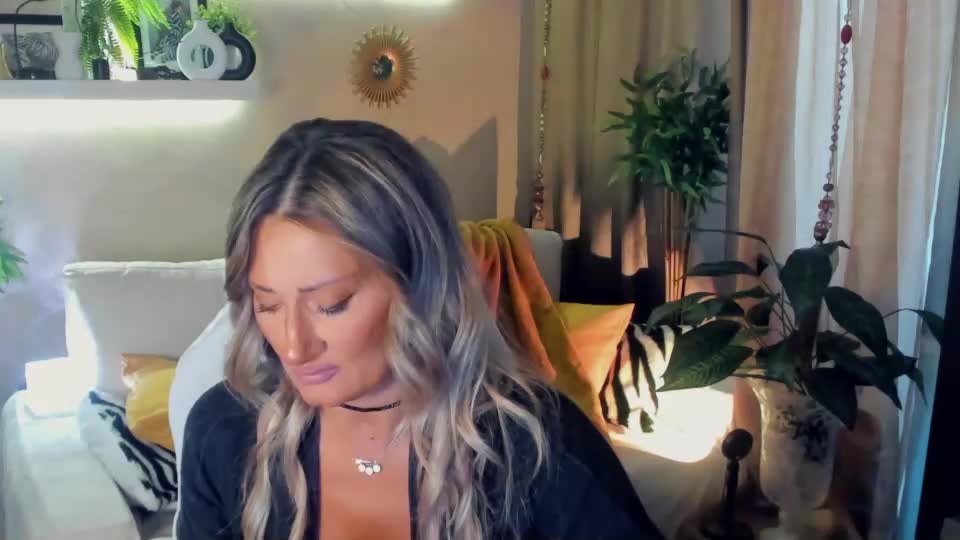 sarahholly Adult Chat August 28, 2026