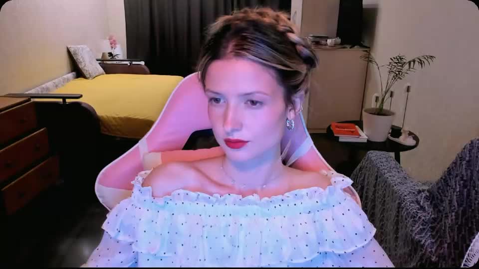 julie_flores Adult Chat August 28, 2026