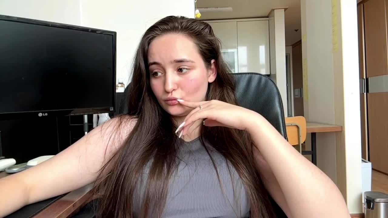 EmillyCarte Adult Chat August 28, 2026