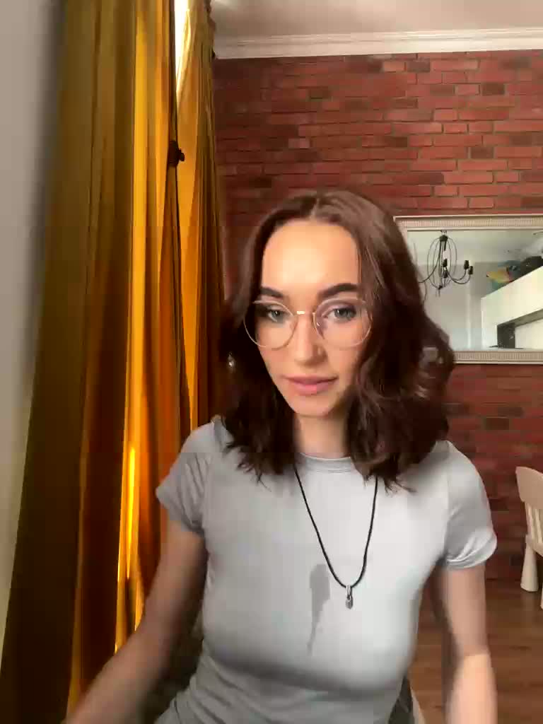 LolaQueena Adult Chat August 29, 2026