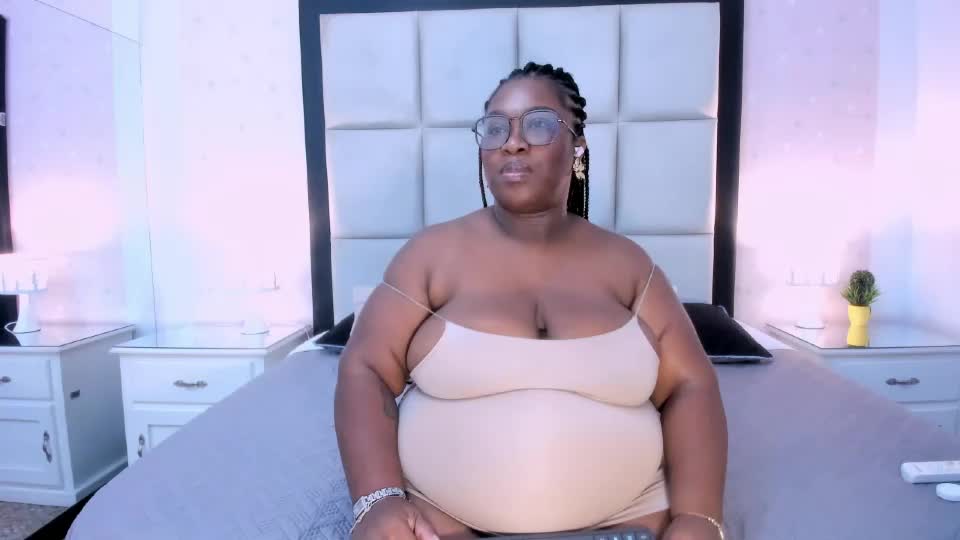 treisyvixen Adult Chat August 30, 2026
