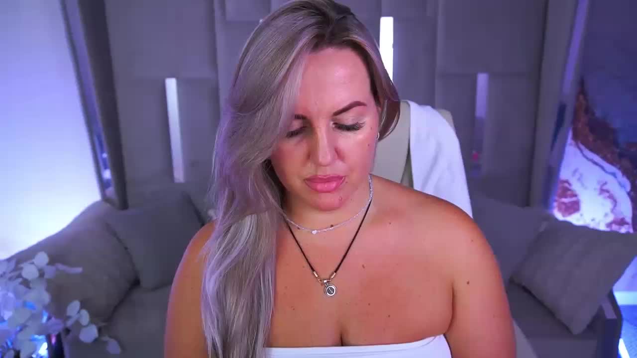 KiraCandyS Adult Chat August 30, 2026