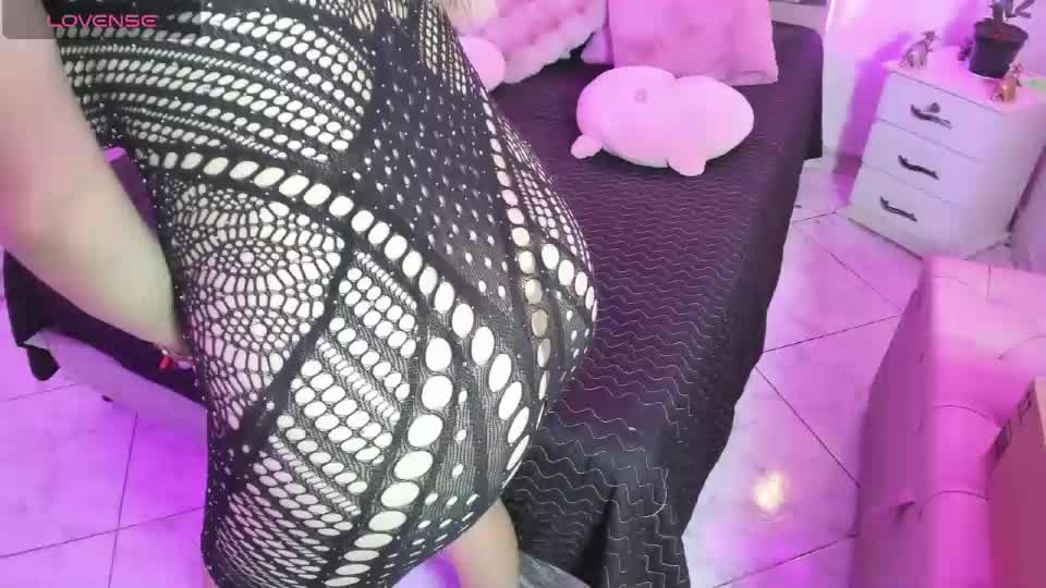 karly_moonn Adult Chat August 30, 2026