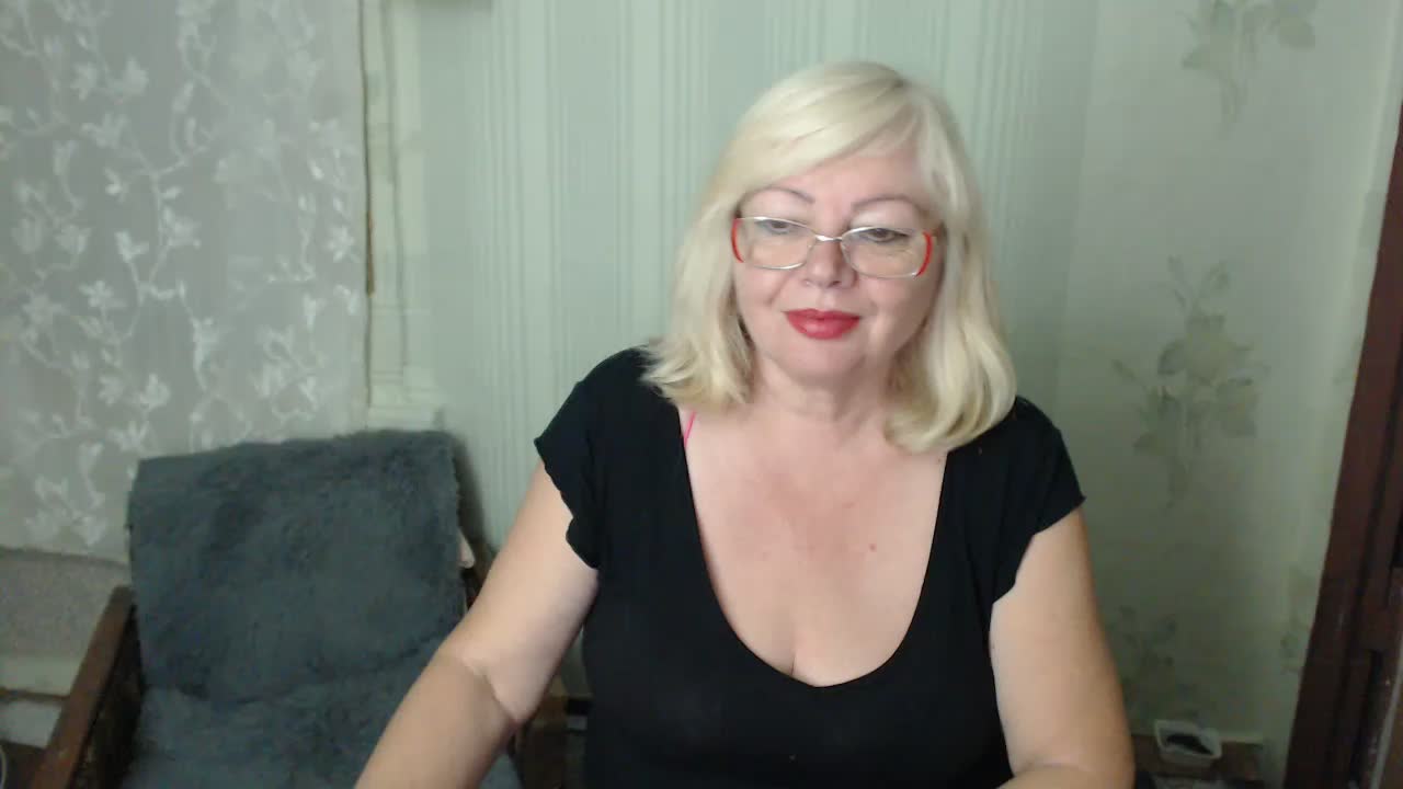 EvelynLoveShy Adult Chat August 31, 2026