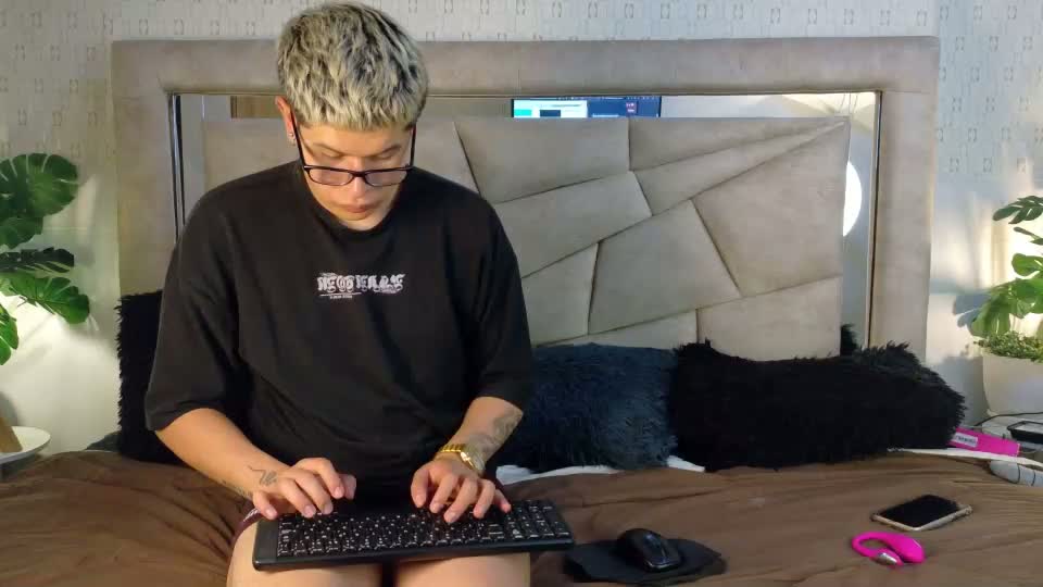 evie_demn Adult Chat August 31, 2026