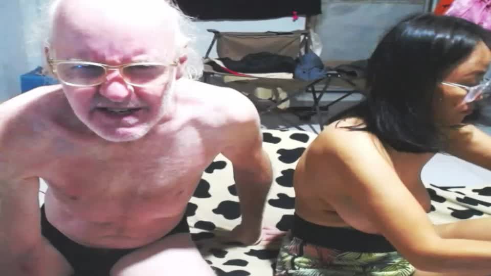 cuteandsexyone Adult Chat August 31, 2026