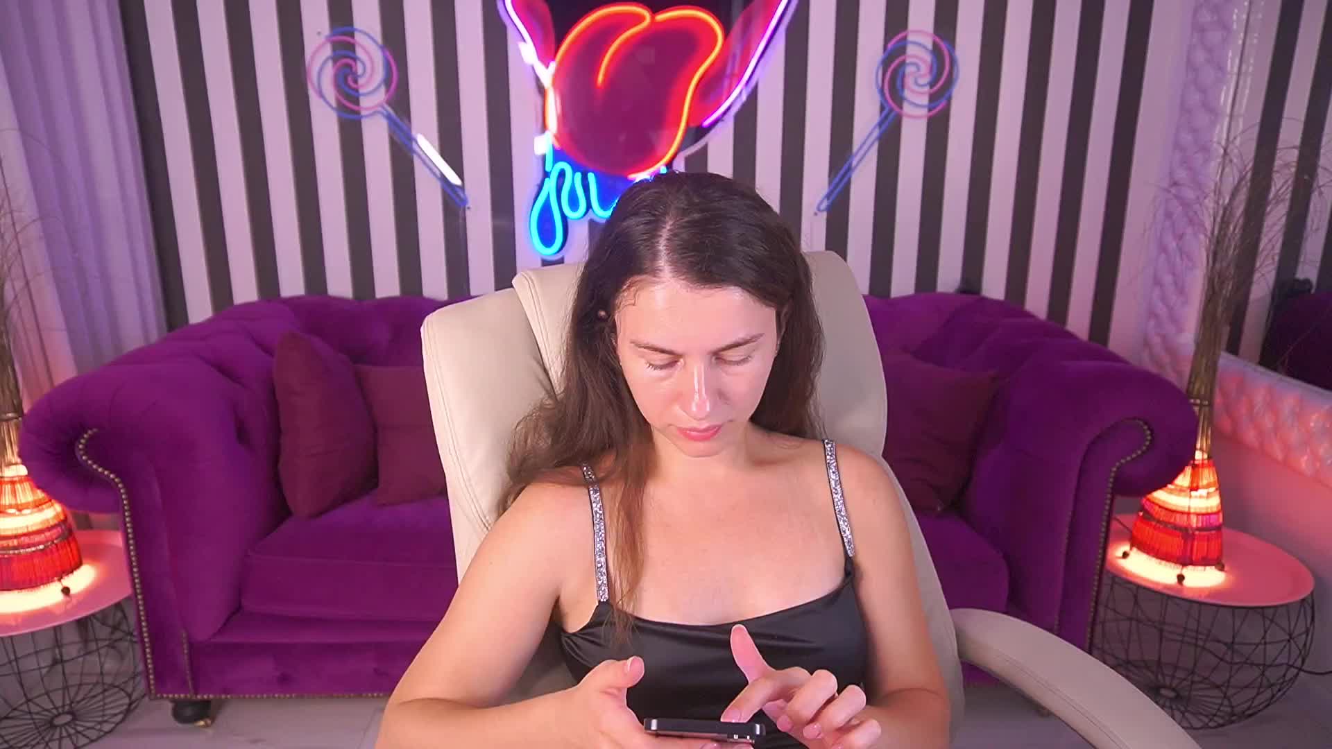 LittleJulii Adult Chat August 31, 2026
