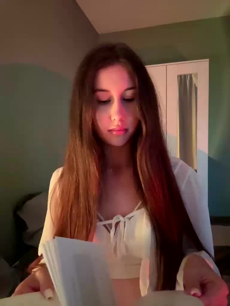 ViolettaBloom Adult Chat August 31, 2026