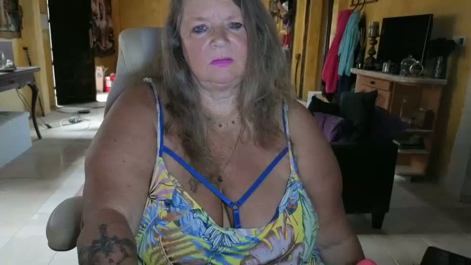 vampwoman Adult Chat August 31, 2026