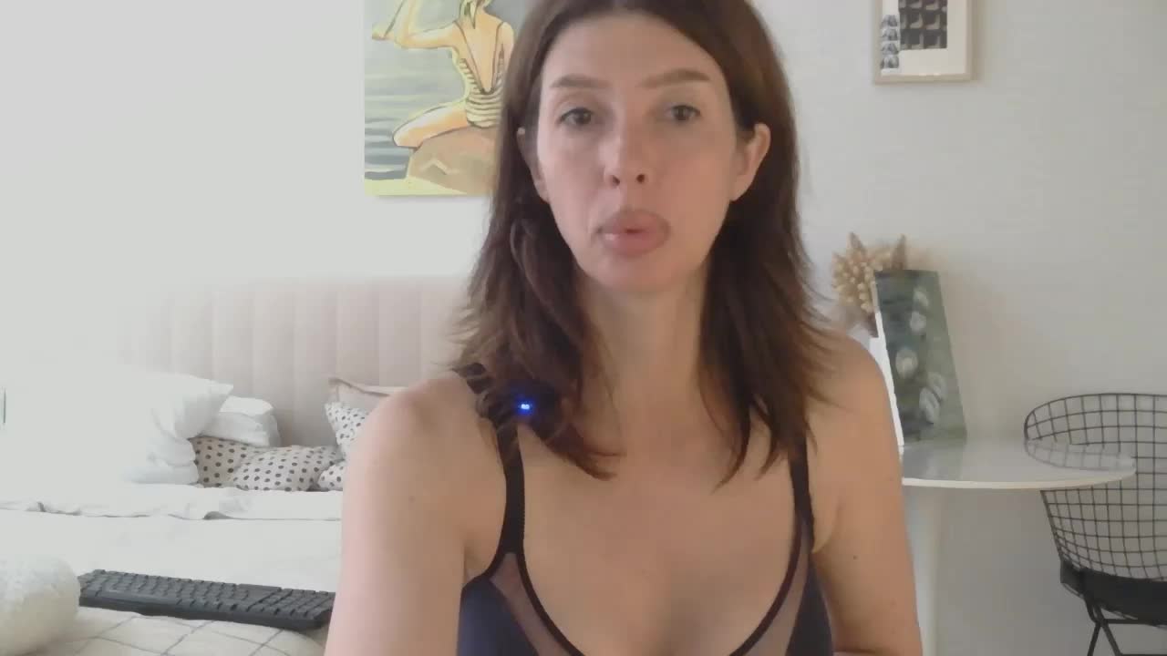 WhiteQueen888 Adult Chat August 31, 2026