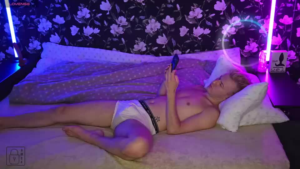 blond_boy69 Adult Chat September 1, 2026