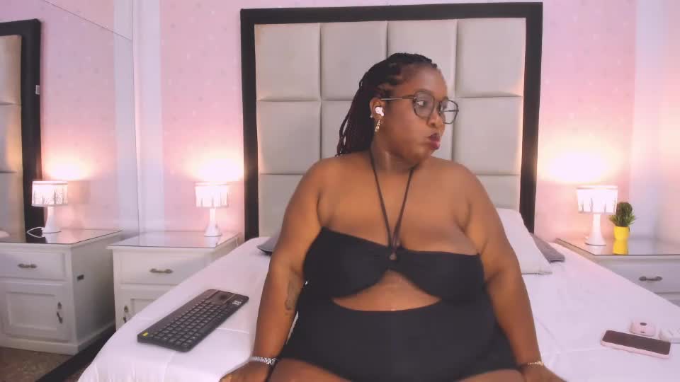 treisyvixen Adult Chat September 1, 2026