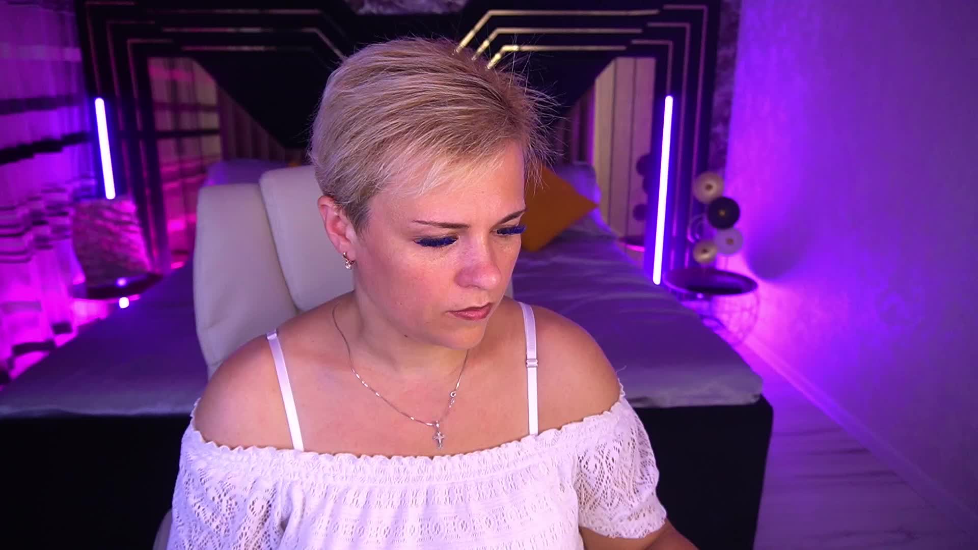 CrystalVibe Adult Chat September 1, 2026
