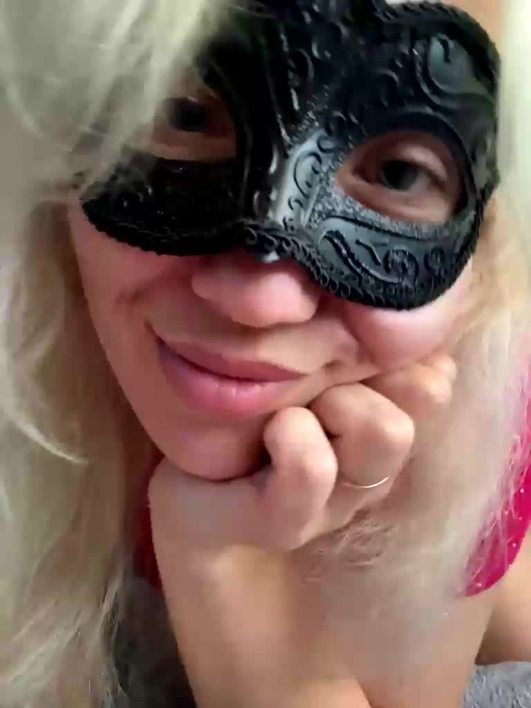 Roxi13 Adult Chat September 3, 2026
