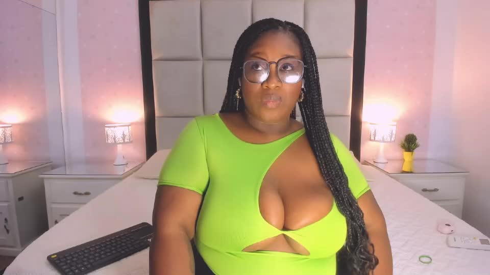 treisyvixen Adult Chat September 3, 2026