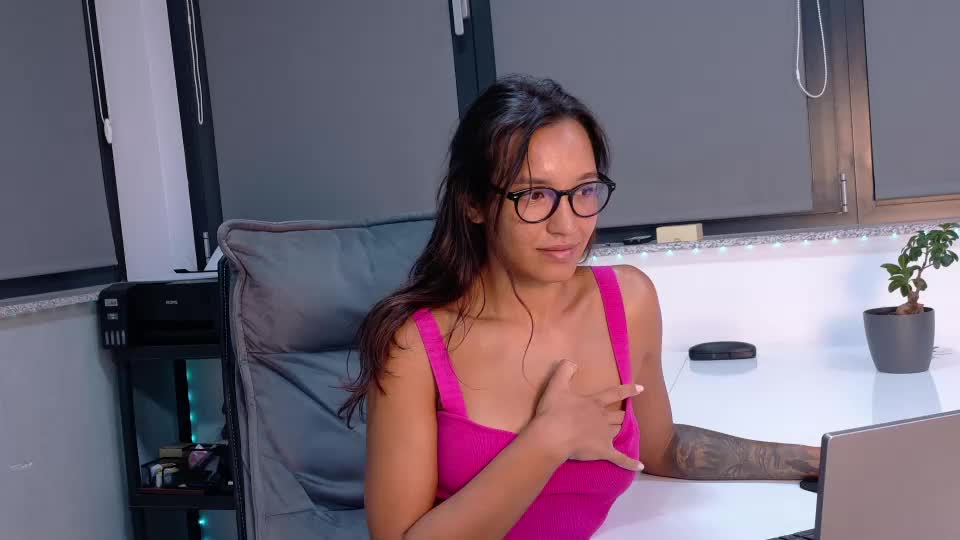 tia_j Adult Chat September 6, 2026