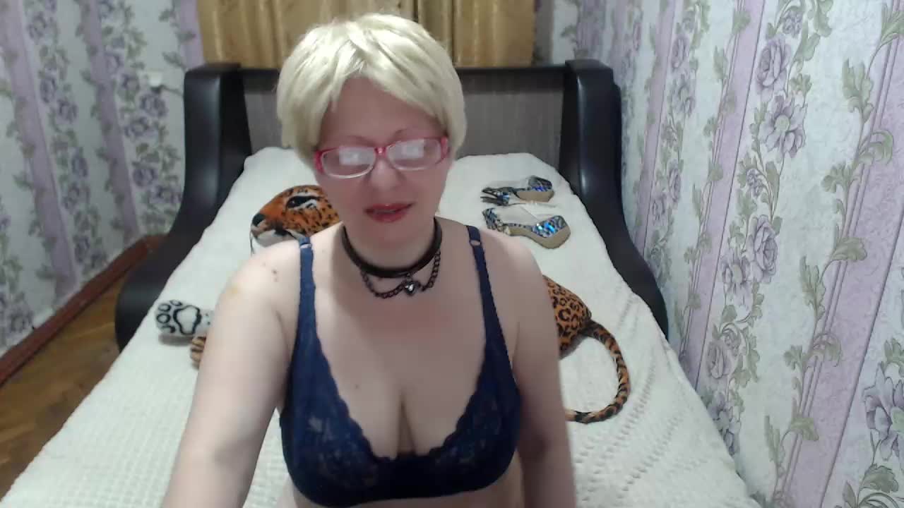 CrazzyBitch Adult Chat September 6, 2026