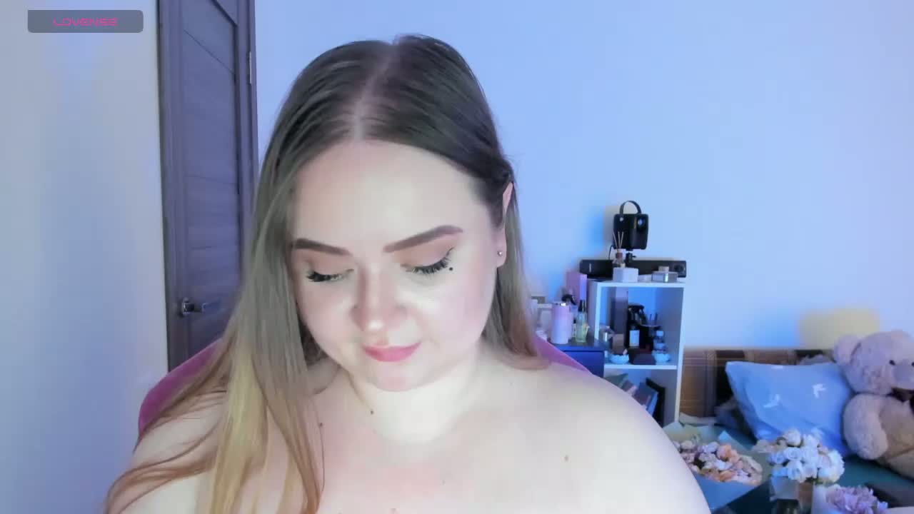 Shy_foxY Adult Chat September 6, 2026