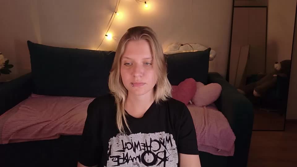 viki_charm Adult Chat September 6, 2026