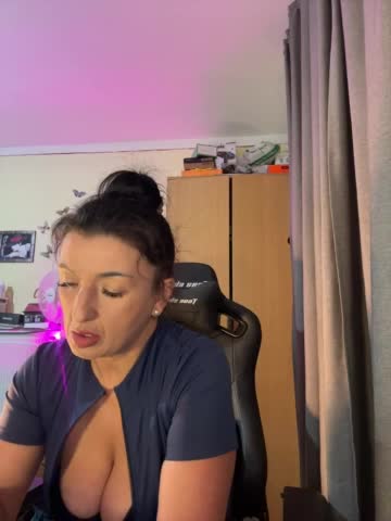 Hotangel75 Adult Chat September 7, 2026