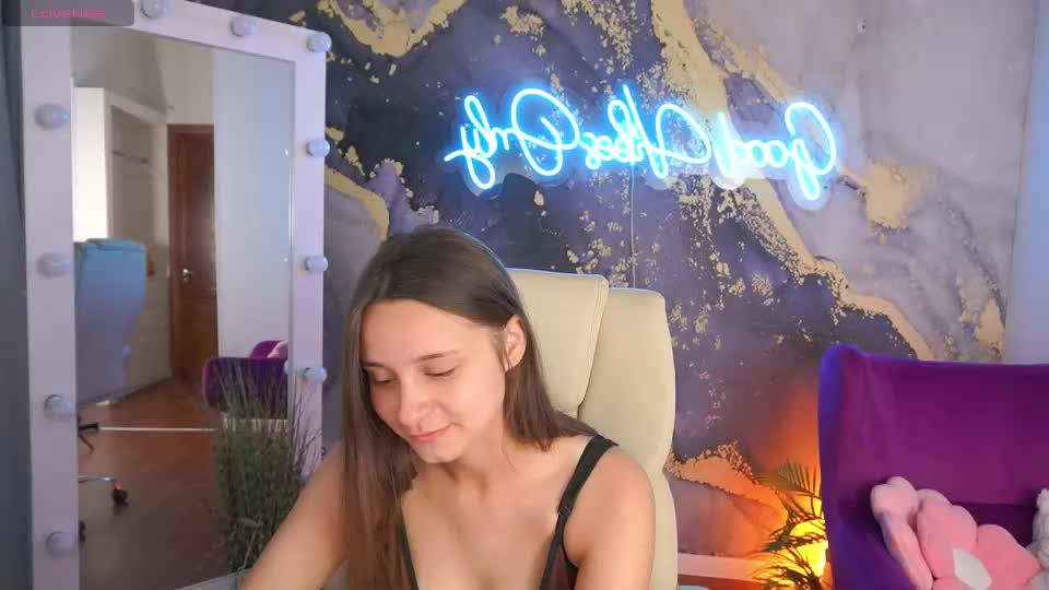 tinynataliee Adult Chat September 7, 2026