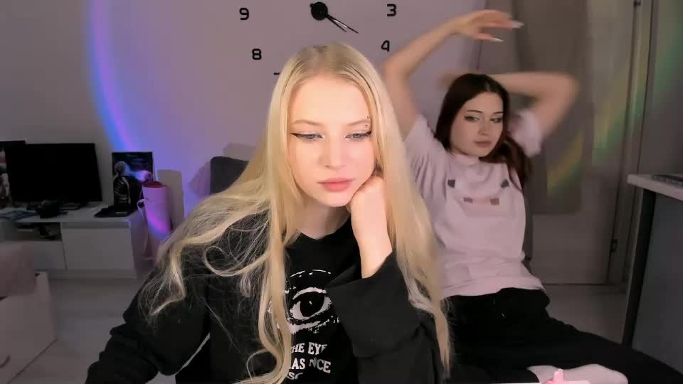 two_bitches666_77 Adult Chat September 7, 2026