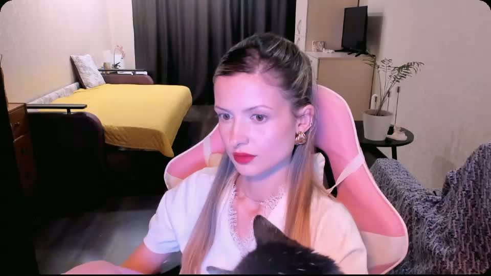 julie_flores Adult Chat September 8, 2026