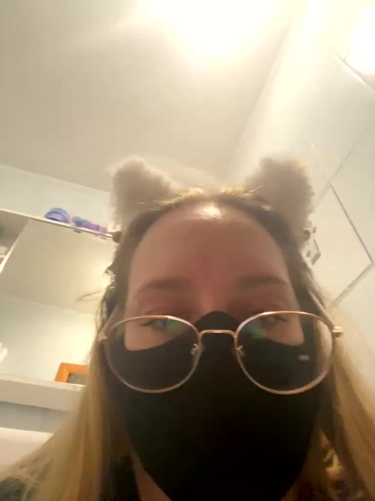 Donut-red Adult Chat September 10, 2026