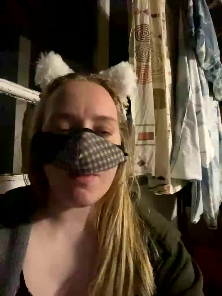 Donut-red Adult Chat September 11, 2026