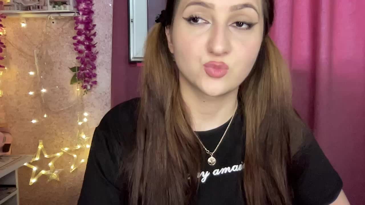 Queenli483 Adult Chat September 11, 2026