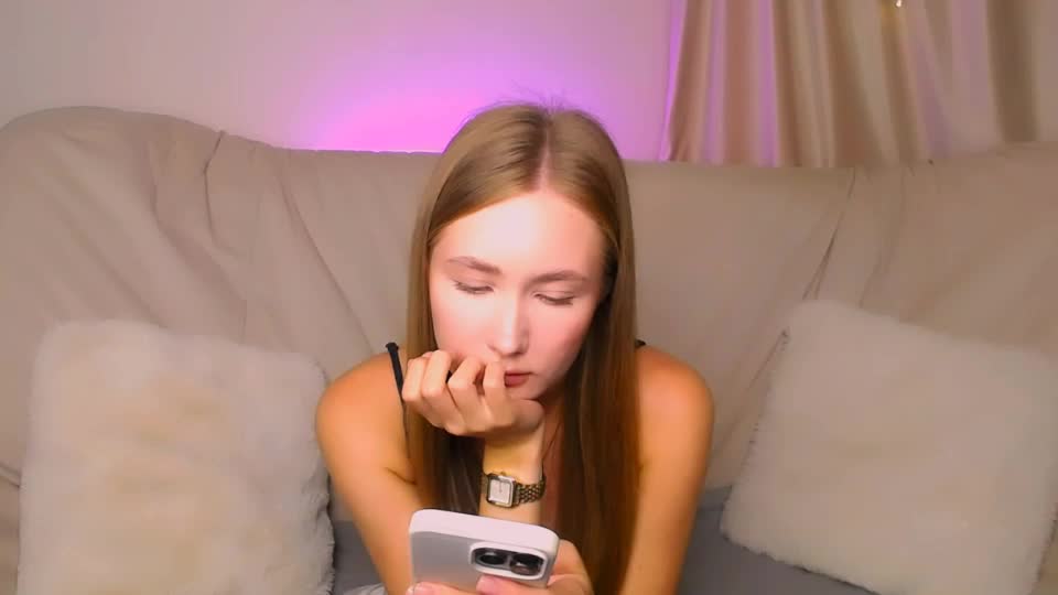 ellycolins_ Adult Chat September 12, 2026