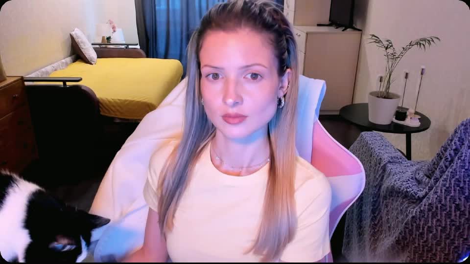 julie_flores Adult Chat September 12, 2026