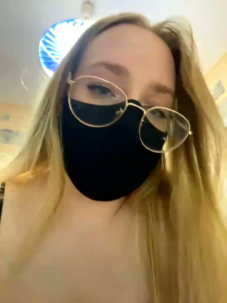 Donut-red Adult Chat September 14, 2026