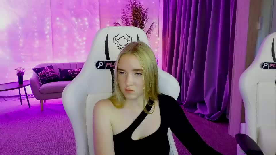 emily054 Adult Chat September 15, 2026