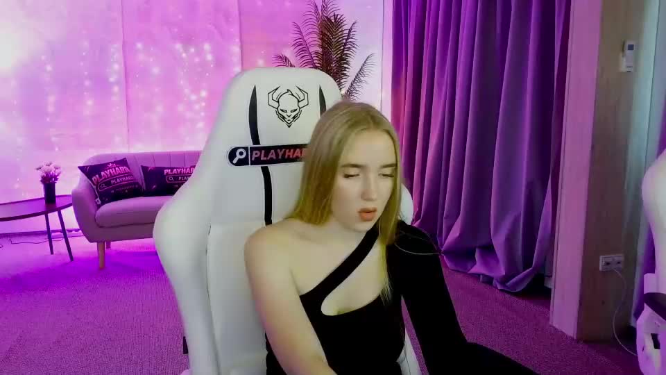 emily054 Adult Chat September 15, 2026